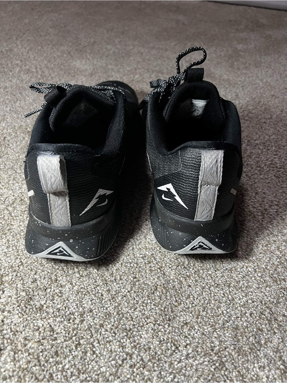 Nike Black Men’s Trail Running Sneakers - Picture 4 of 9
